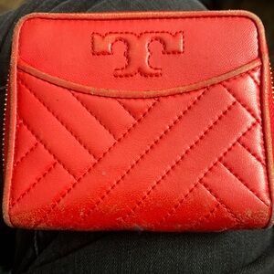 Tory Burch Alexa Med quilted wallet.